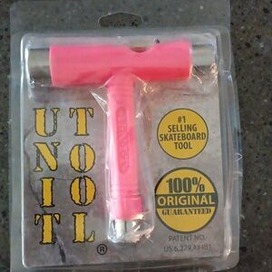 Unit tool for skateboard